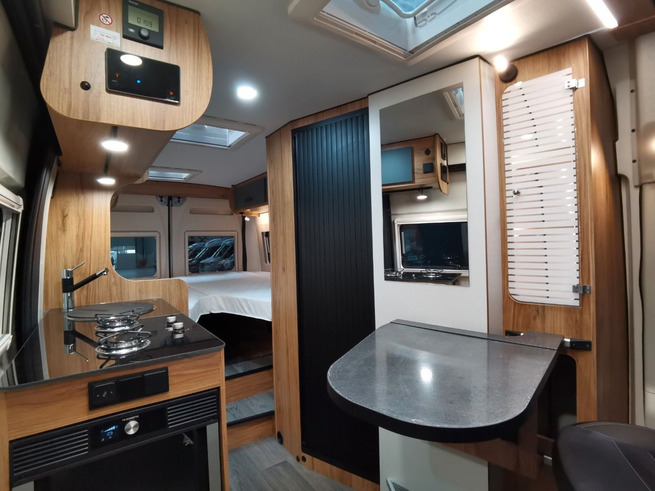 Buscamper Karmann DEXTER 600 /- 2026-/ EINZELBETTEN &amp; BAR VERSION