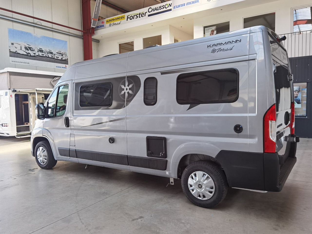 Buscamper Karmann DEXTER 600 /MODELL 2026/ EINZELBETTEN  5.99M