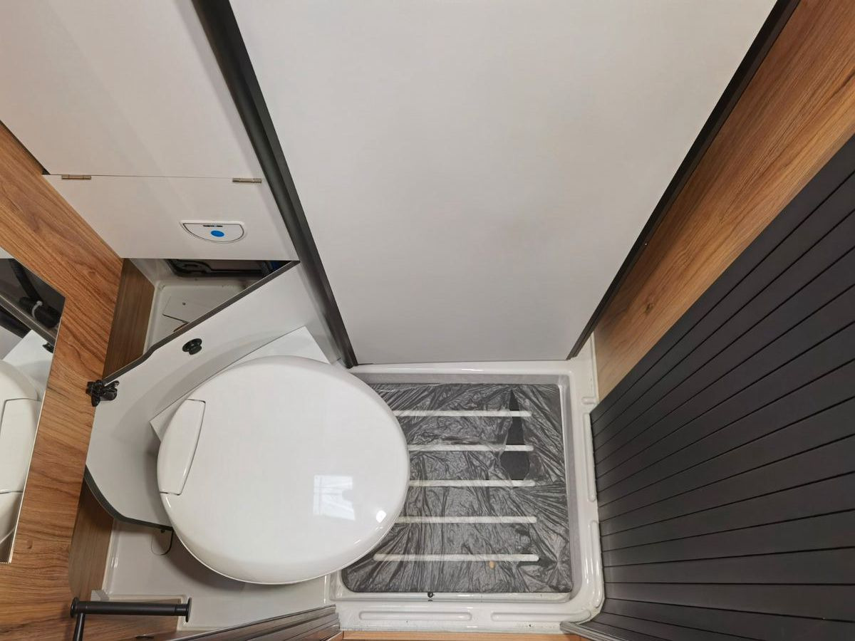 Buscamper Karmann DEXTER 635 / - 2026 - / XXL - HUBBETT -LÄNGSBETT