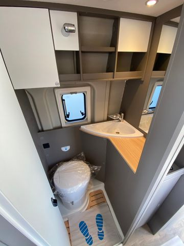 Buscamper LMC INNOVAN 600 ,ASD, Aufstelldach,26 Modell,