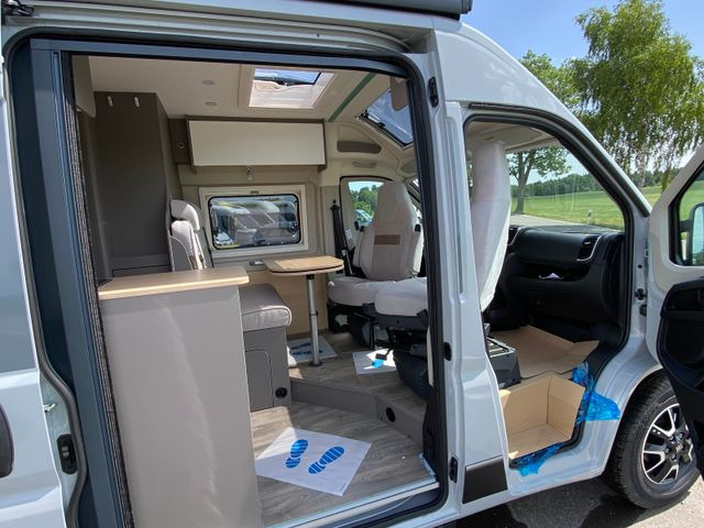 Buscamper LMC Innovan 600 mit Automatik, Dieselheizung