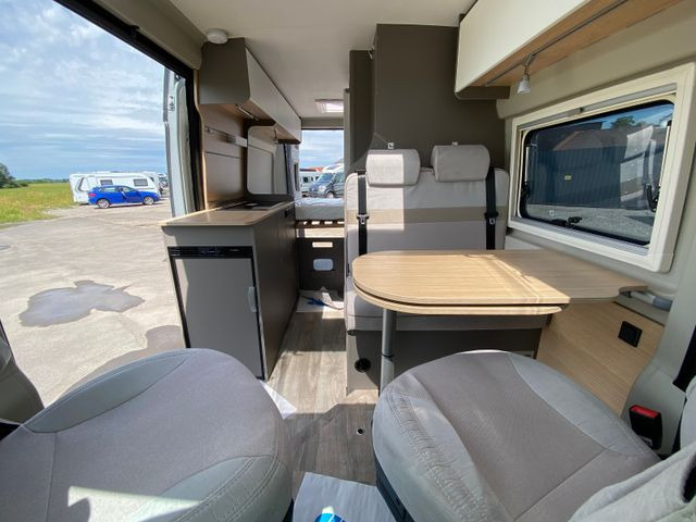 Buscamper LMC Innovan 600 mit Automatik, Dieselheizung