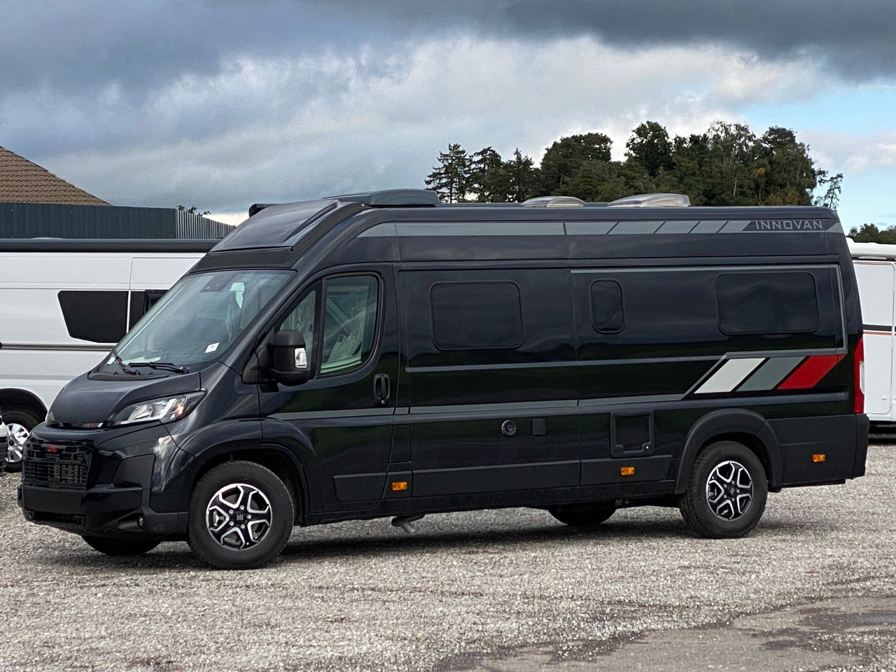 Buscamper LMC Innovan 640 *2025* Automatik, Chassis Design...