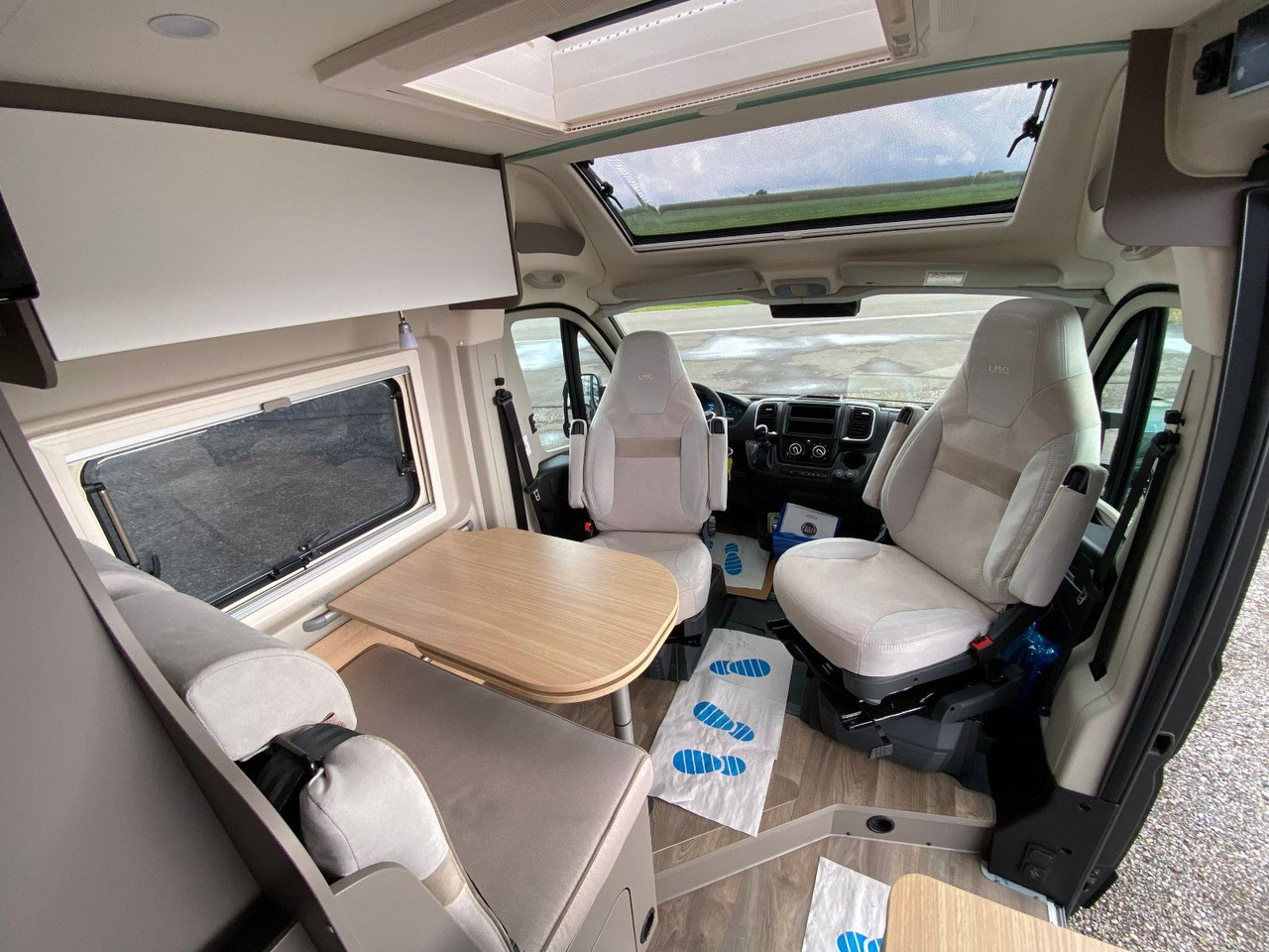 Buscamper LMC Innovan 640 *2025* Automatik, Chassis Design...