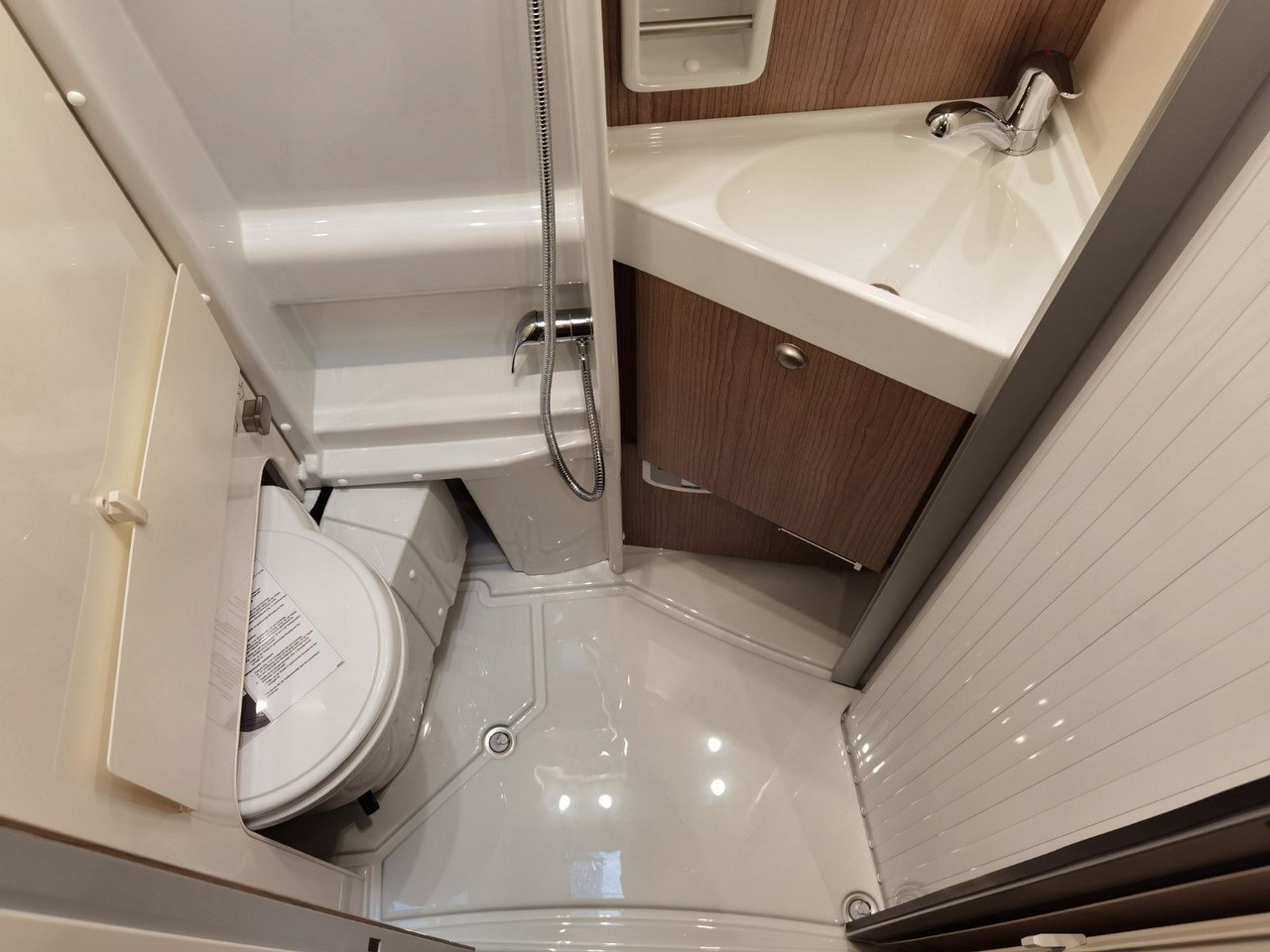 Buscamper Malibu VAN COMFORT 640 LE / INFO.- PAKET / EINZELBETTEN