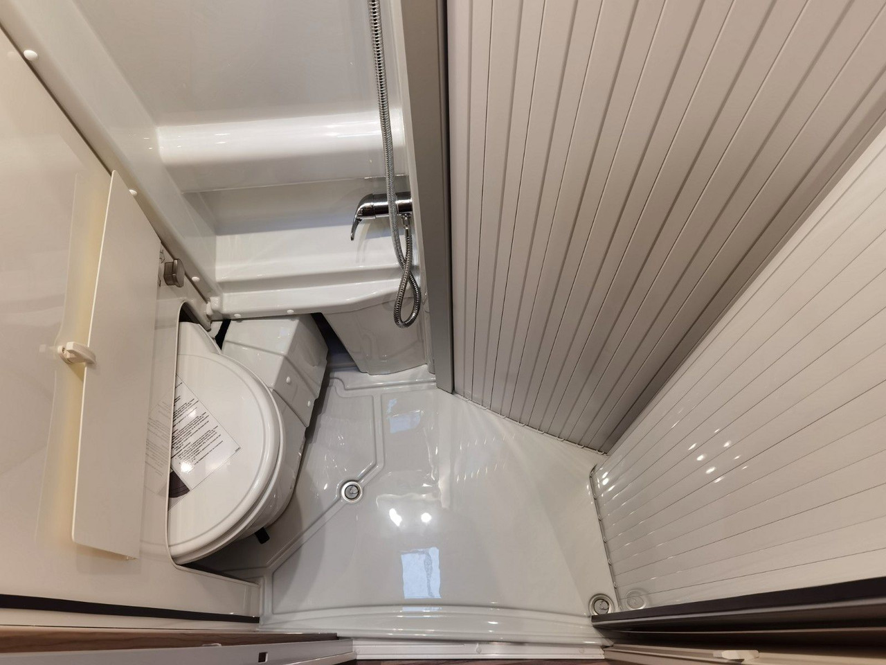 Buscamper Malibu VAN COMFORT 640 LE / INFO.- PAKET / EINZELBETTEN