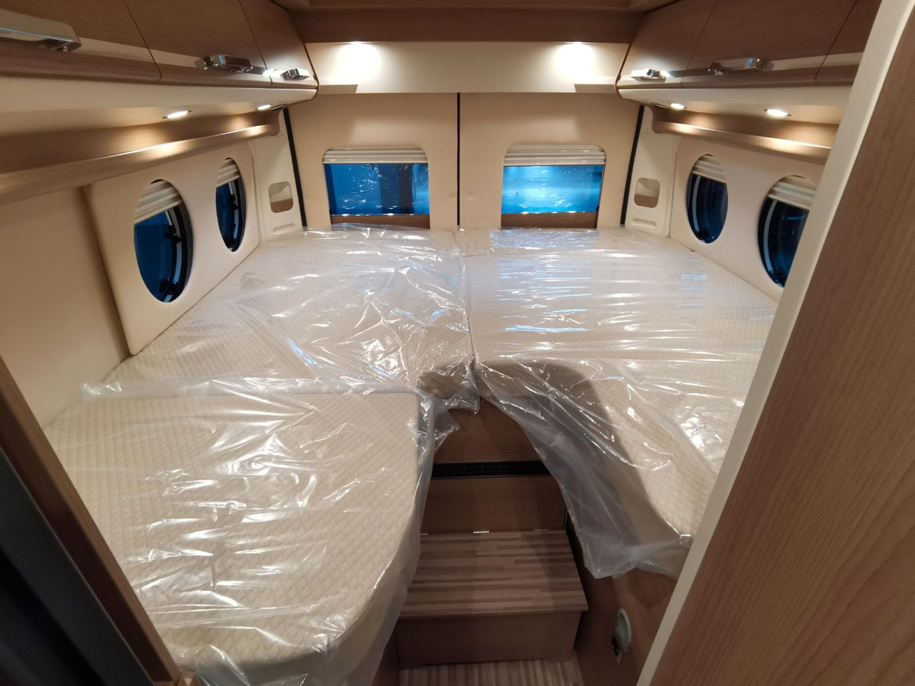 Buscamper Malibu VAN COMFORT 640 LE / INFO.- PAKET / EINZELBETTEN