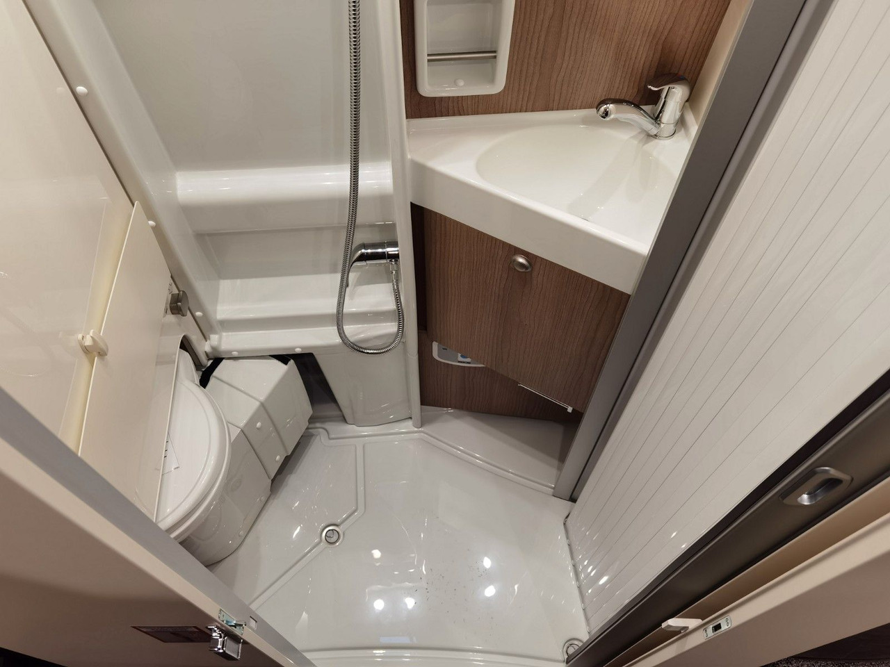 Buscamper Malibu VAN COMFORT GT- 640 LE / NAVIGATION & KEYLESS