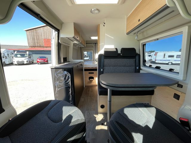 Buscamper Sunlight Camper Van Cliff 600 Entry