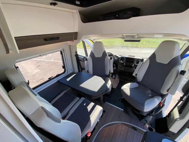 Buscamper VANTourer Van 600 L , mit Aufstelldach,Längsbetten,Automat