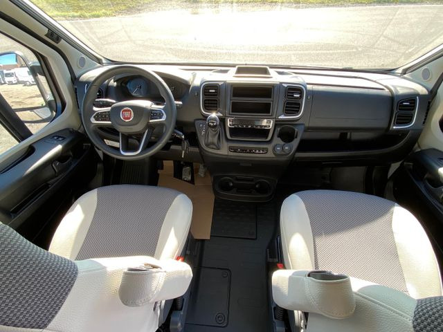 Buscamper VANTourer Van 600 L , mit Aufstelldach,Längsbetten,Automat