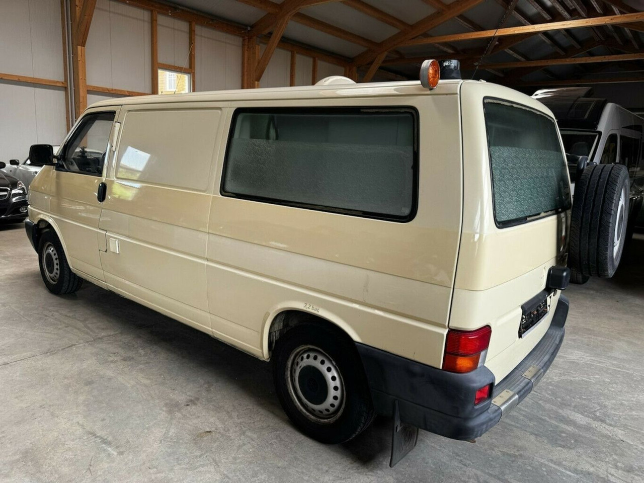 Buscamper Volkswagen T4 2.5 TDI Syncro 4x4 lang 1. Hand!