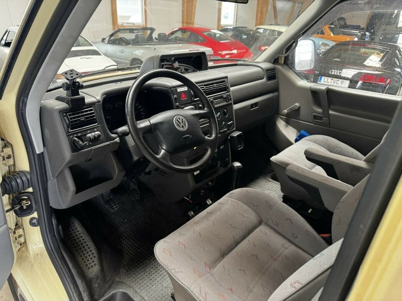 Buscamper Volkswagen T4 2.5 TDI Syncro 4x4 lang 1. Hand!