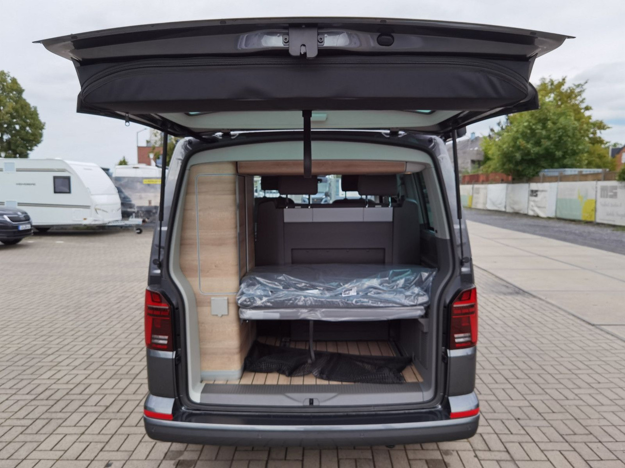 Buscamper Volkswagen T6.1 CALIFORNIA OCEAN EDITION / DSG / NAVI / ACC