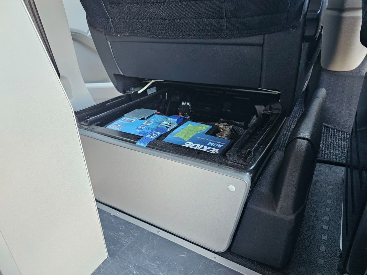 Buscamper Volkswagen T6 Camper 2.0 TDI AHK KAMERA ZUSATZBATTERIE