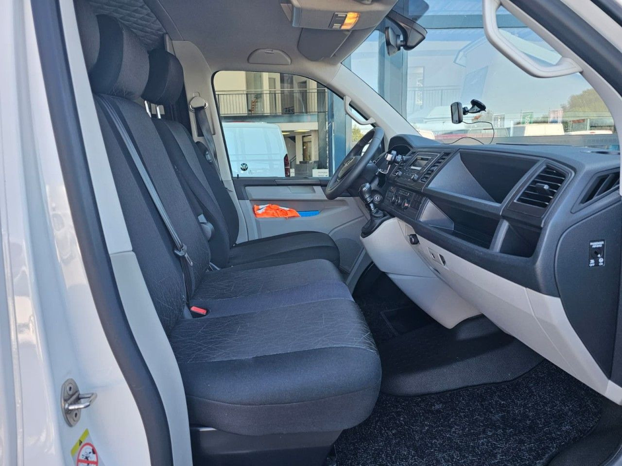 Buscamper Volkswagen T6 Camper 2.0 TDI AHK KAMERA ZUSATZBATTERIE