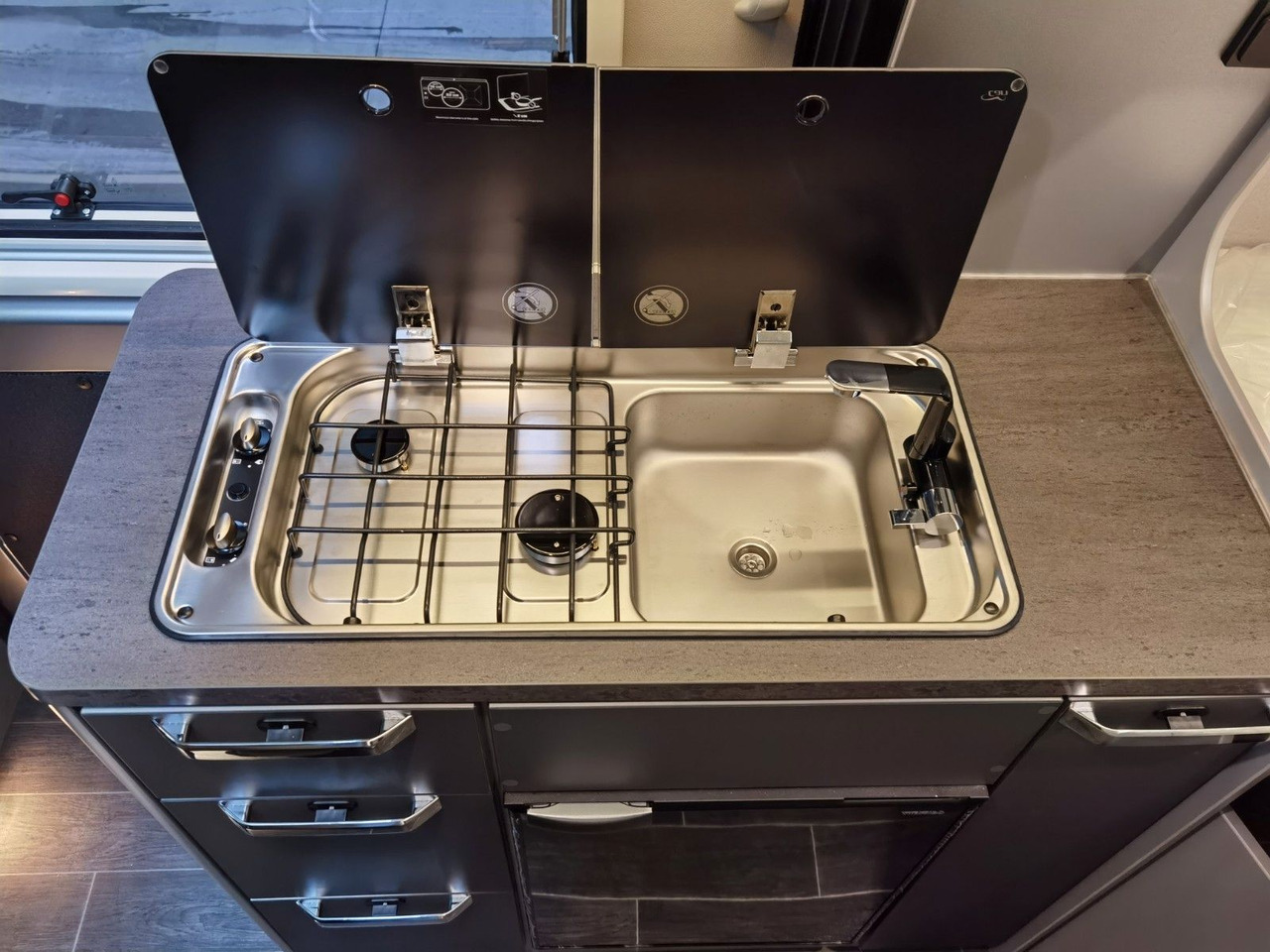 Buscamper Weinsberg CARABUS GREY 540 MQ - EDITION FIRE /-2026-/140PS