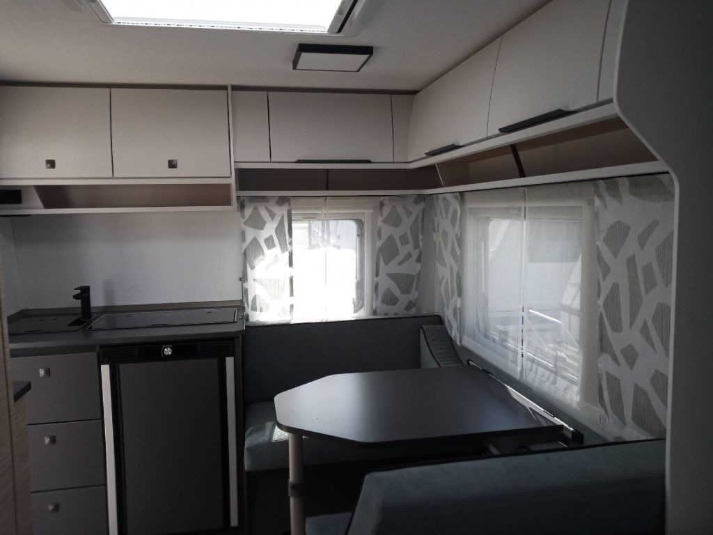 Caravan Fendt Apero Activ 390 FH 2026  1700Kg "Brenta"