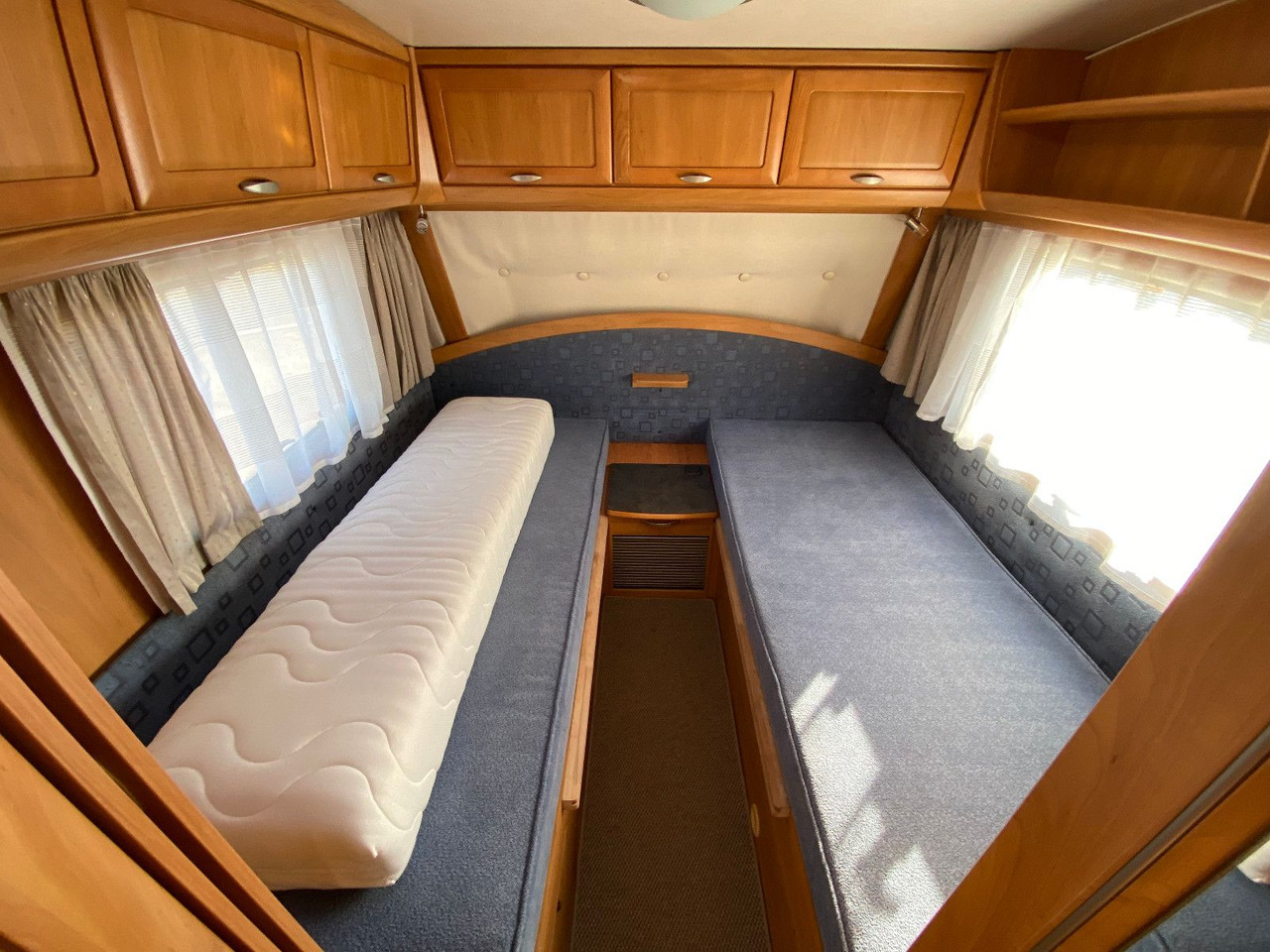 Caravan HYMER / ERIBA / HYMERCAR Nova 530 Swing mit Längsbetten und Moser, top Zu