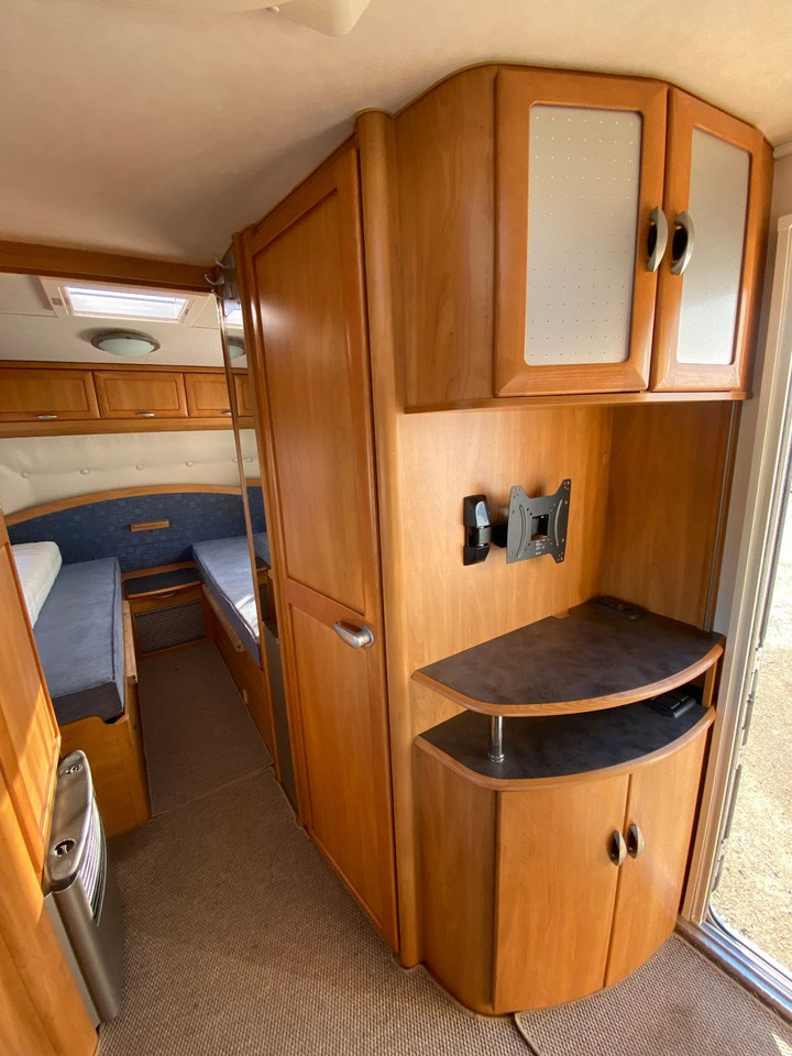 Caravan HYMER / ERIBA / HYMERCAR Nova 530 Swing mit Längsbetten und Moser, top Zu