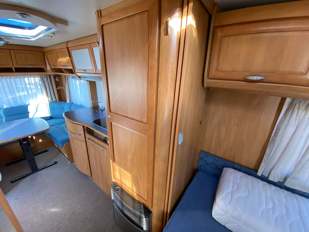 Caravan HYMER / ERIBA / HYMERCAR Nova 530 Swing mit Längsbetten und Moser, top Zu