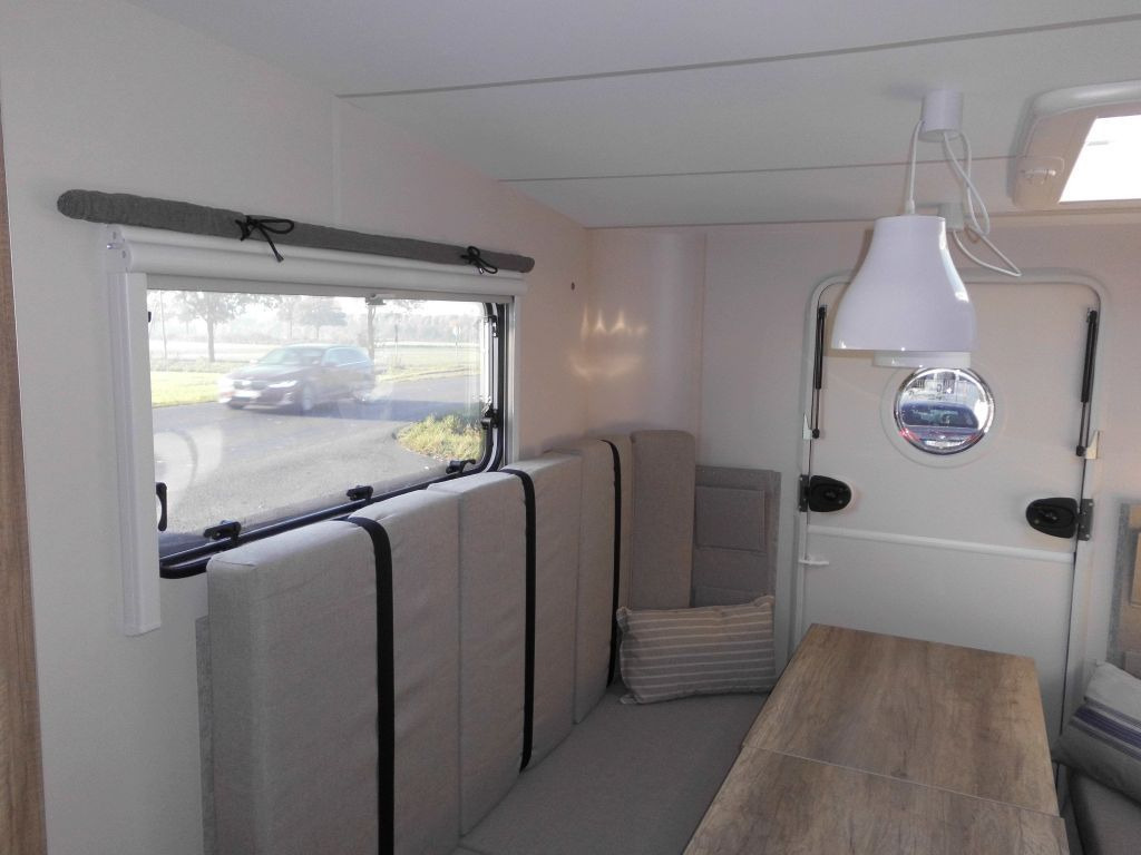 Caravan Hobby Beachy 360 2025 1200kg. Sofort