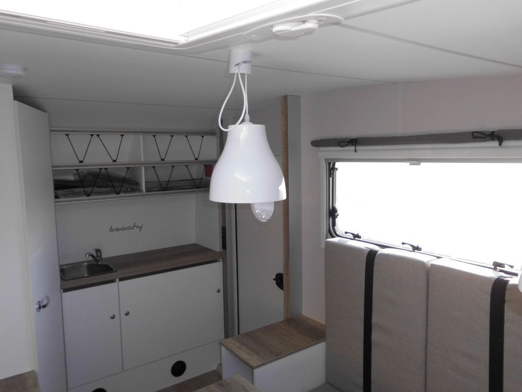 Caravan Hobby Beachy 360 2025 1200kg. Sofort