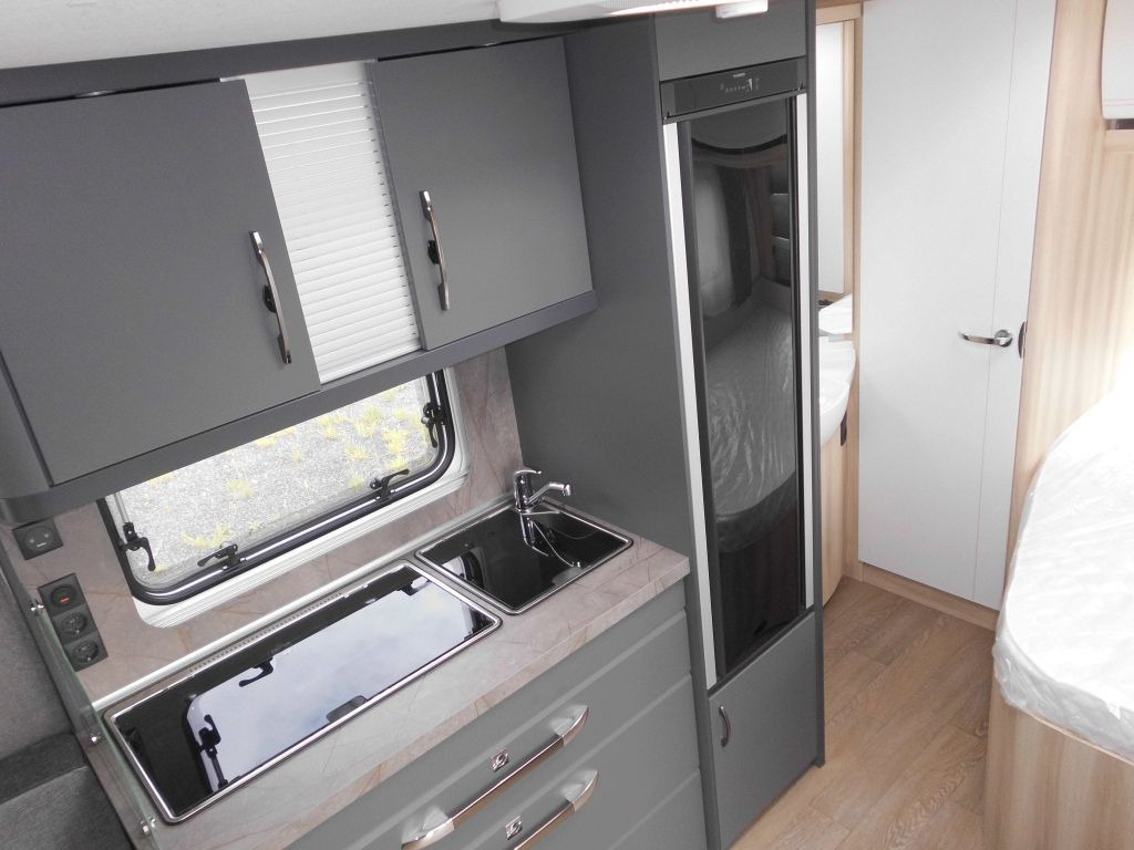 Caravan Hobby De Luxe 460 UFe 2026 1500kg. Ambiente