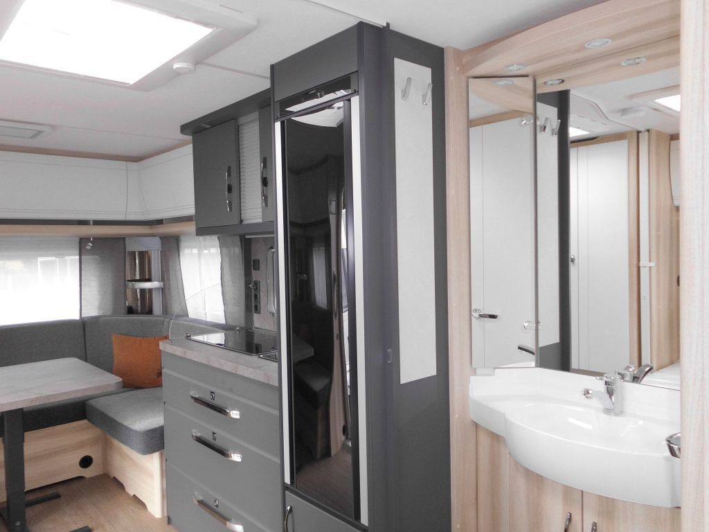 Caravan Hobby De Luxe 460 UFe 2026 1500kg. Ambiente