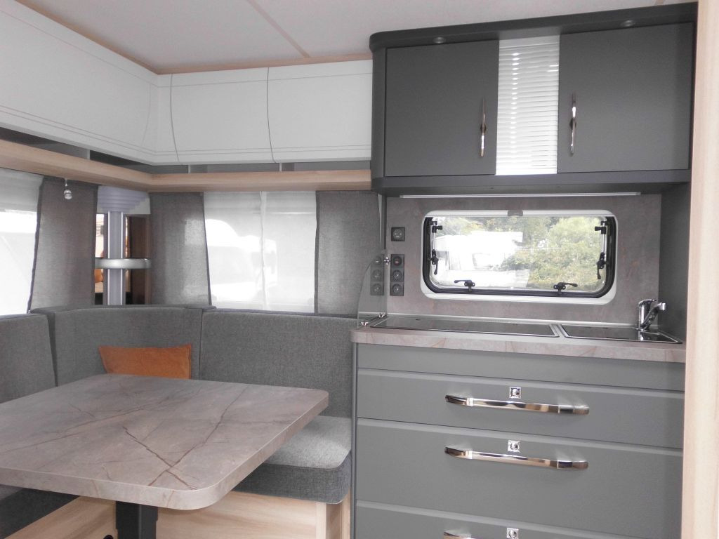 Caravan Hobby De Luxe 460 UFe 2026 1500kg. Ambiente