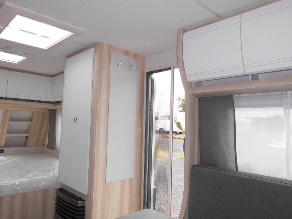 Caravan Hobby De Luxe 460 UFe 2026 1500kg. Ambiente