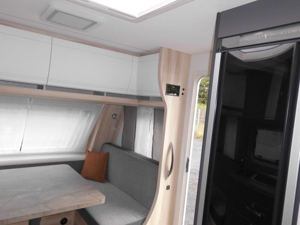 Caravan Hobby De Luxe 495 WFB 2026 AUTARK Ambiente 1800kg.++