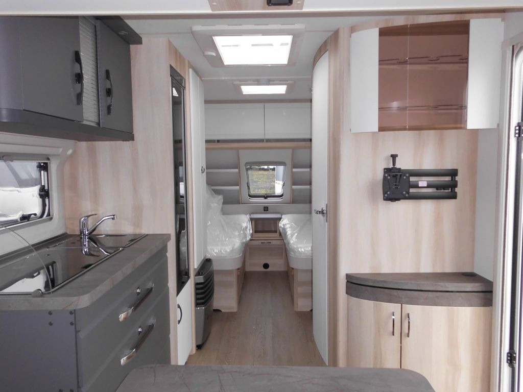Caravan Hobby De Luxe 515 UHL 2025 2000kg. AUTARK AMBIENTE Hobby De Luxe 515 UHL mit Extras, Lagerabverkauf!