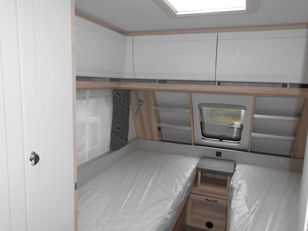 Caravan Hobby De Luxe 515 UHL 2025 2000kg. AUTARK AMBIENTE Hobby De Luxe 515 UHL mit Extras, Lagerabverkauf!