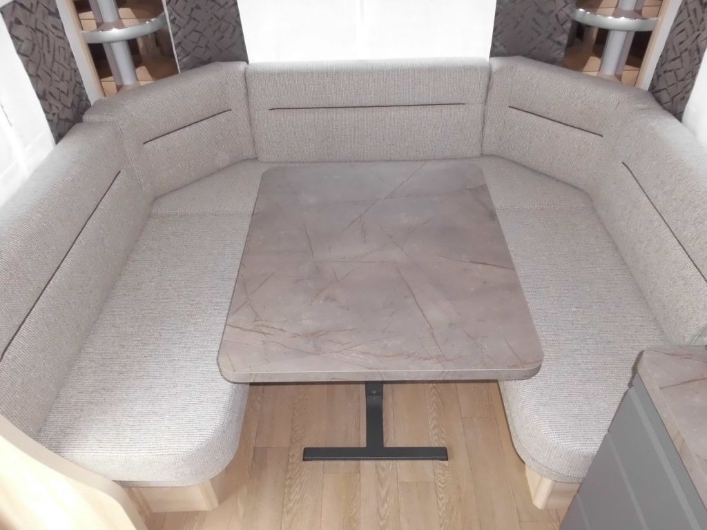 Caravan Hobby De Luxe 515 UHL 2025 2000kg. AUTARK AMBIENTE Hobby De Luxe 515 UHL mit Extras, Lagerabverkauf!