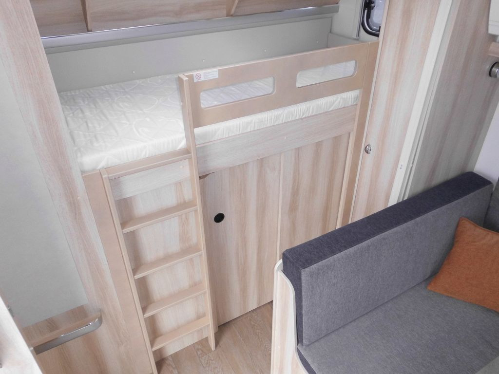 Caravan Hobby De Luxe 540 KMFe 2026 GARAGE AUTARK 1800kg.
