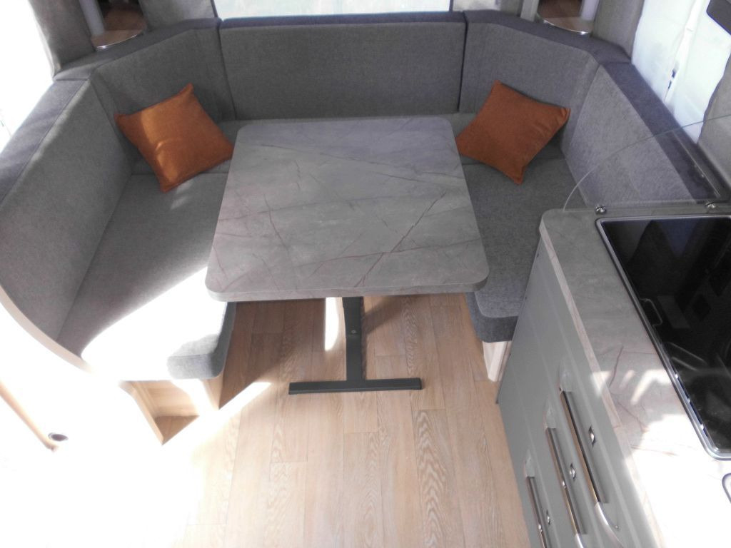 Caravan Hobby De Luxe 540 UL 2026 AUTARK AMBIENTE ROLLROST