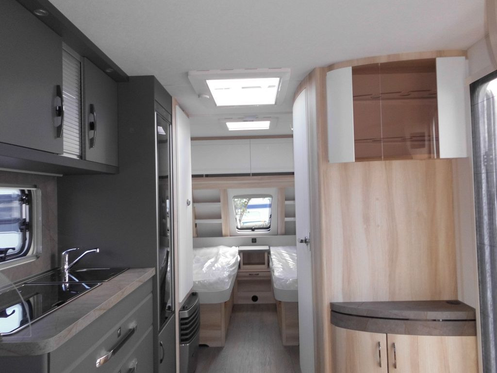Caravan Hobby De Luxe 540 UL 2026 AUTARK AMBIENTE ROLLROST