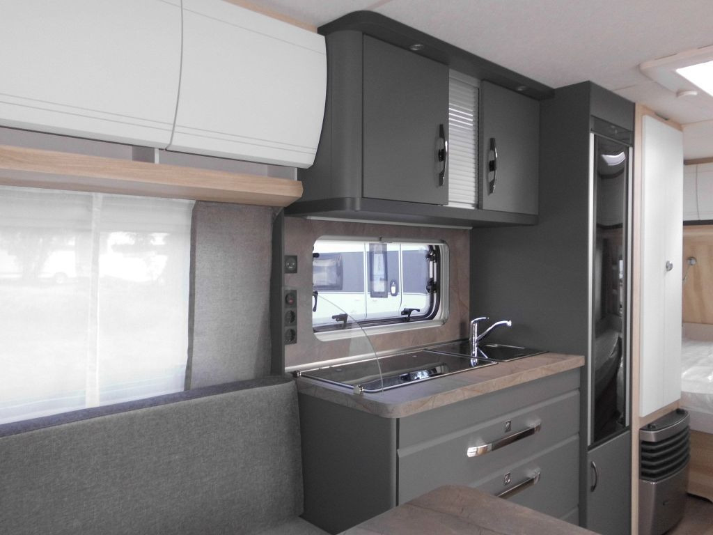 Caravan Hobby De Luxe 540 UL 2026 AUTARK AMBIENTE ROLLROST