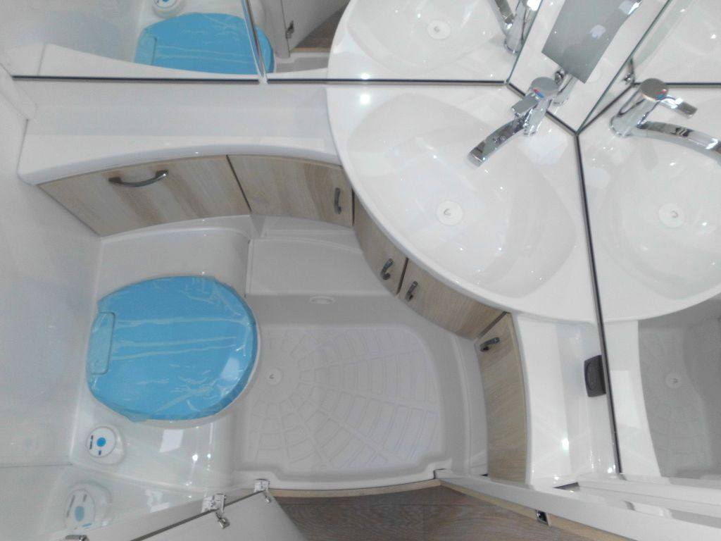 Caravan Hobby De Luxe 540 UL 2026 AUTARK AMBIENTE ROLLROST