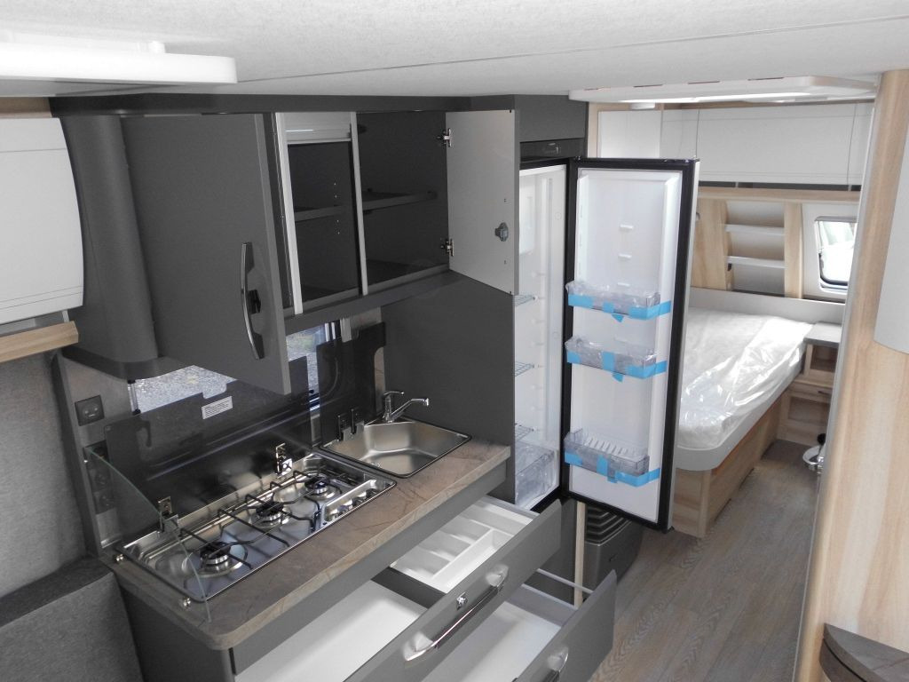 Caravan Hobby De Luxe 540 UL 2026 AUTARK AMBIENTE ROLLROST