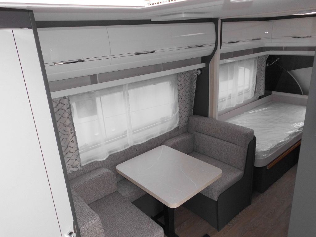 Caravan Hobby Excellent 460 SL %Lagerabverkauf% EXTRAS