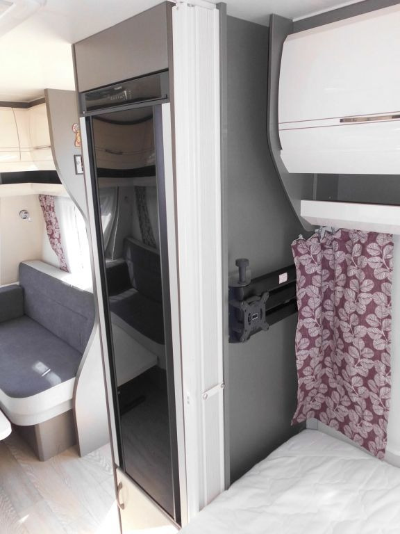 Caravan Hobby Excellent 495 WFB Mover, Autark, Combi 6E 1800KG