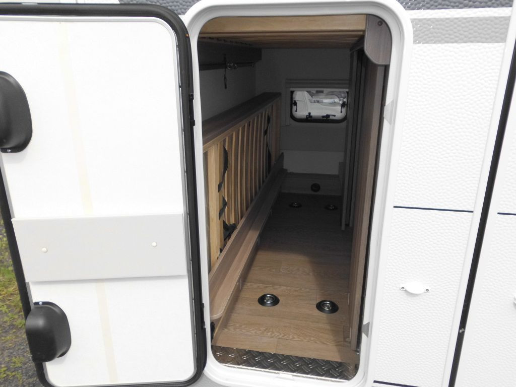 Caravan Hobby Excellent Edition 490 KMF 2025 GARAGE AUTARK 180