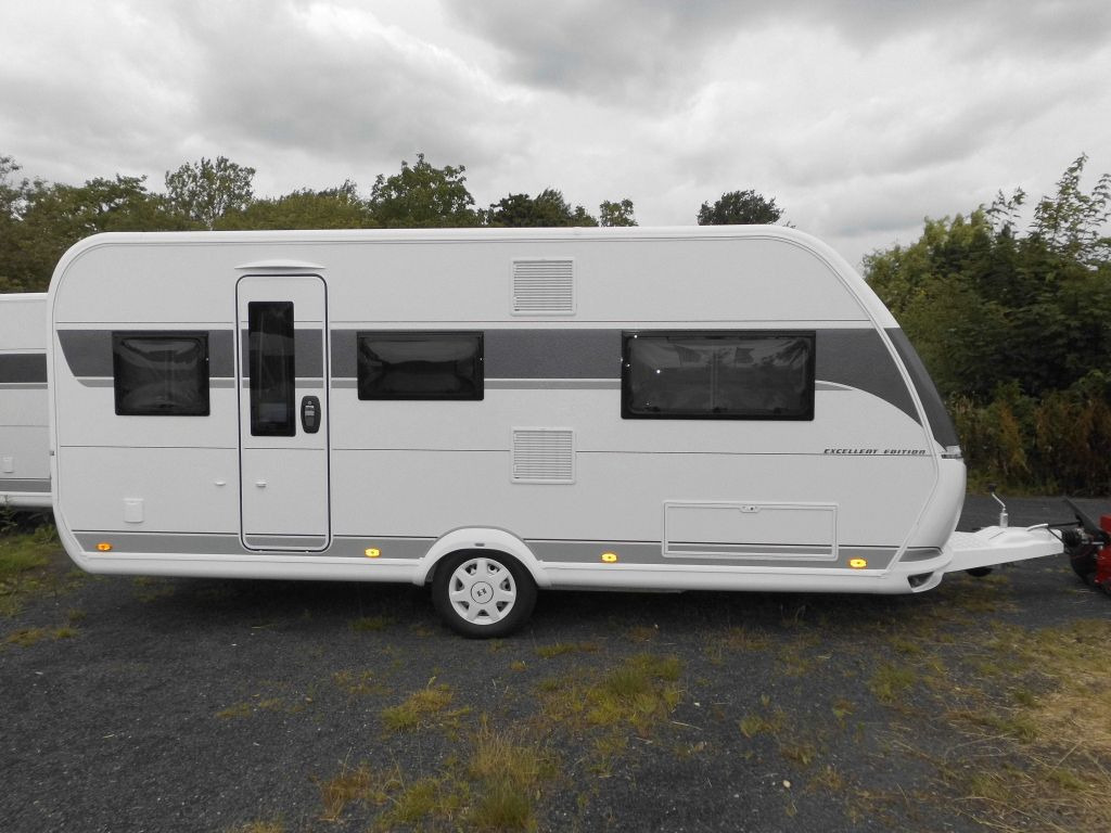 Caravan Hobby Excellent Edition 495 UL 2026 AUTARK 1800kg. ROL