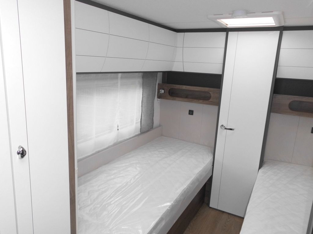 Caravan Hobby Excellent Edition 540 WLU 2026 2000kg.,