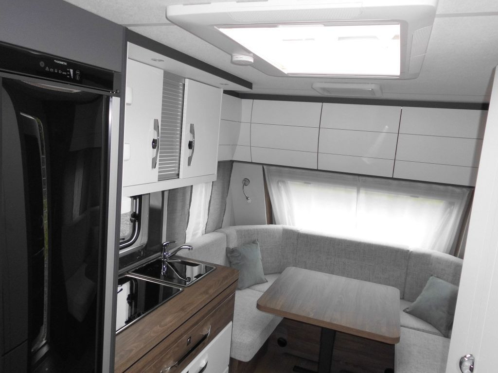 Caravan Hobby Excellent Edition 540 WLU 2026 2000kg.,