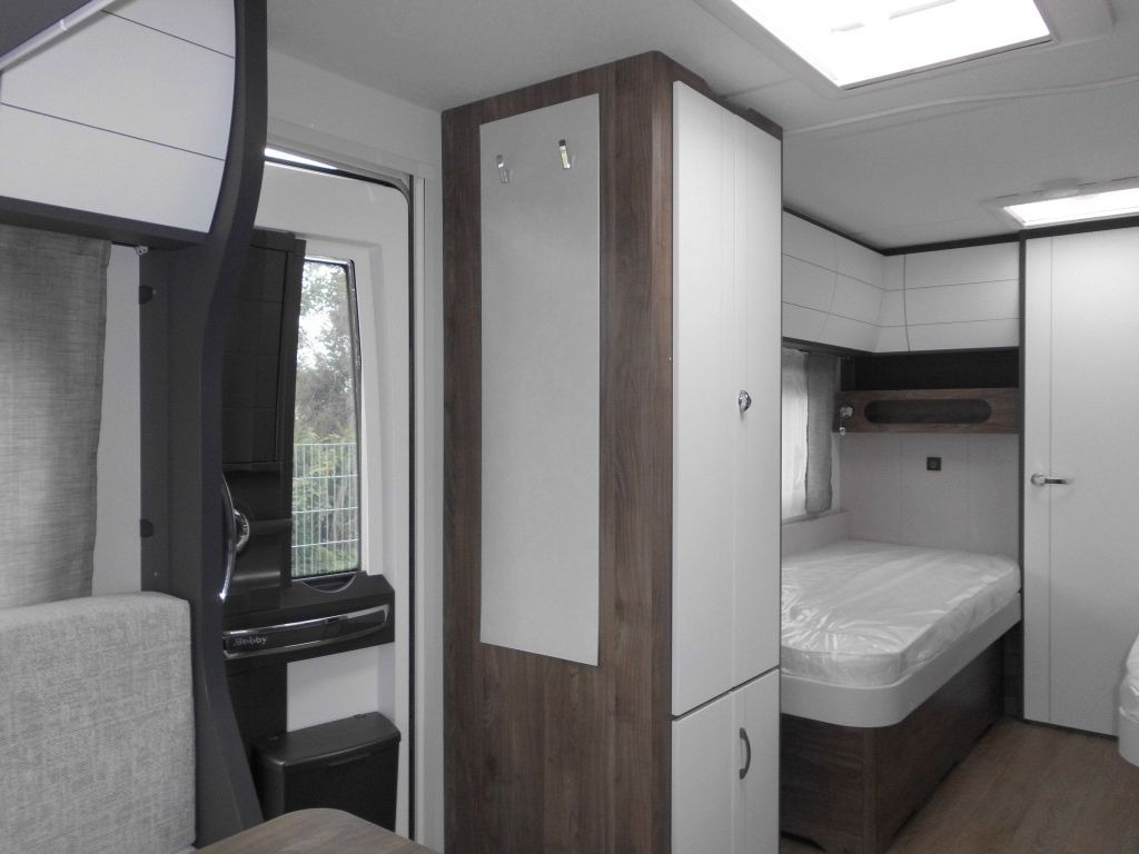 Caravan Hobby Excellent Edition 540 WLU 2026 2000kg.,