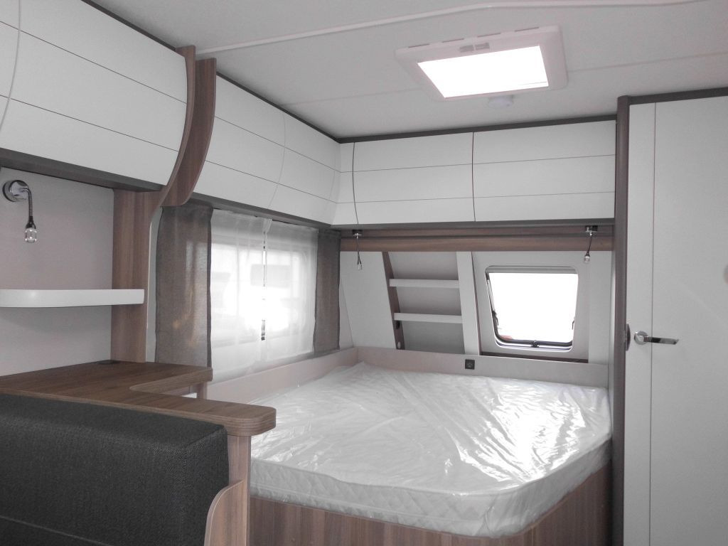 Caravan Hobby Excellent Edition 650 UMFe PICO AUTARK, FBH 2200