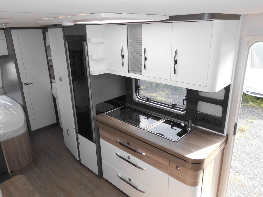 Caravan Hobby Excellent Edition 650 UMFe PICO AUTARK, FBH 2200